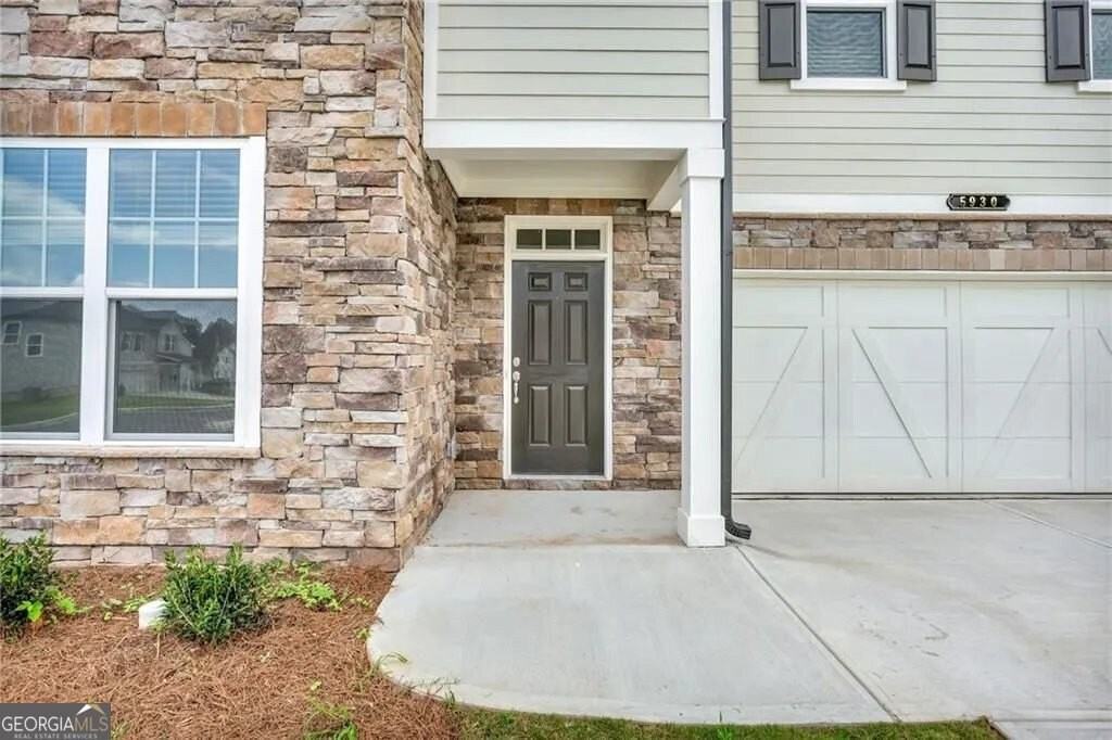 5930 Neisler Rd - Photo 5 of 25