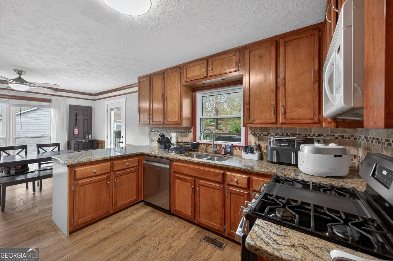 2878 Cardinal Trce - Photo 6 of 33