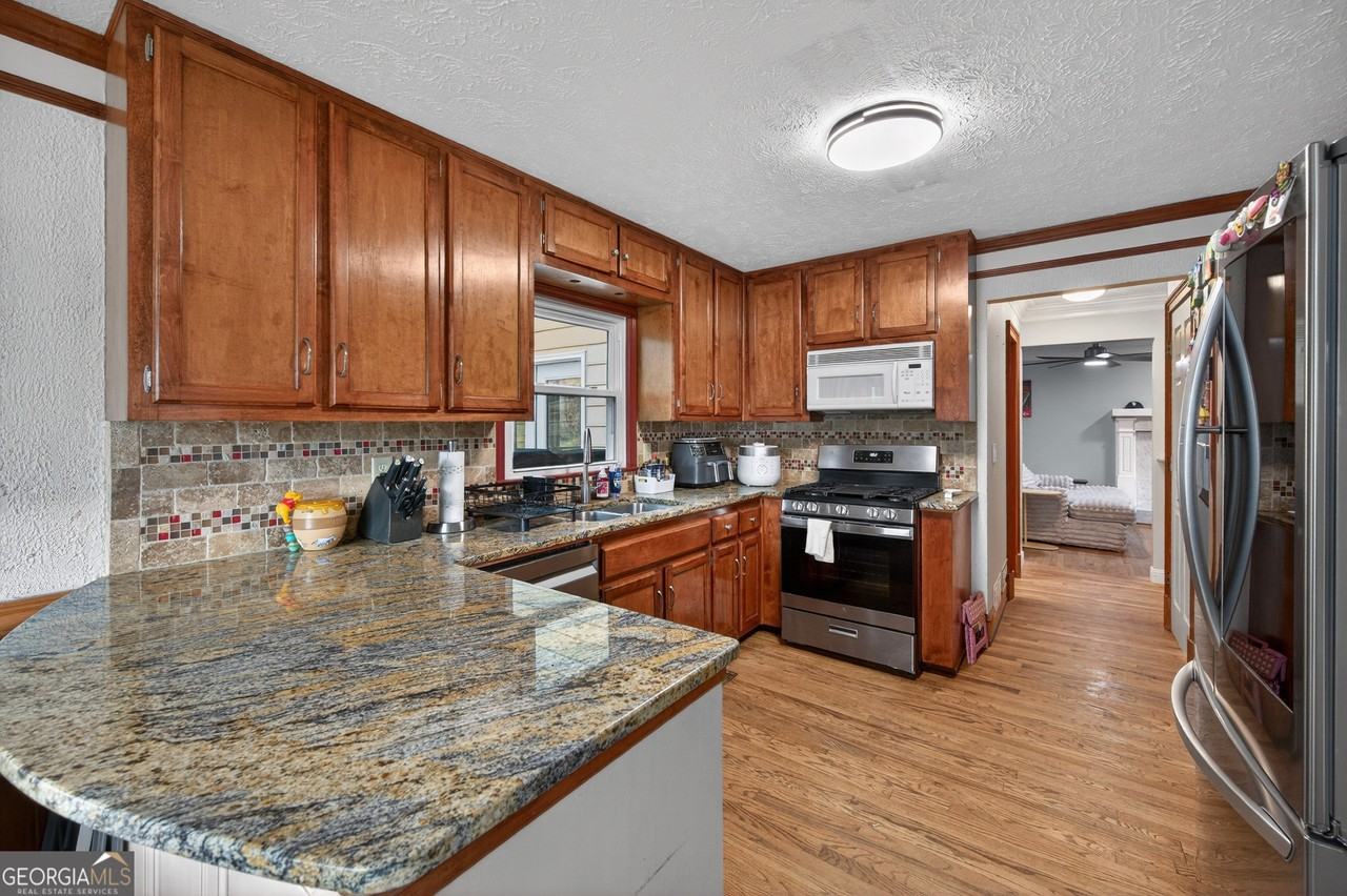 2878 Cardinal Trce - Photo 7 of 33