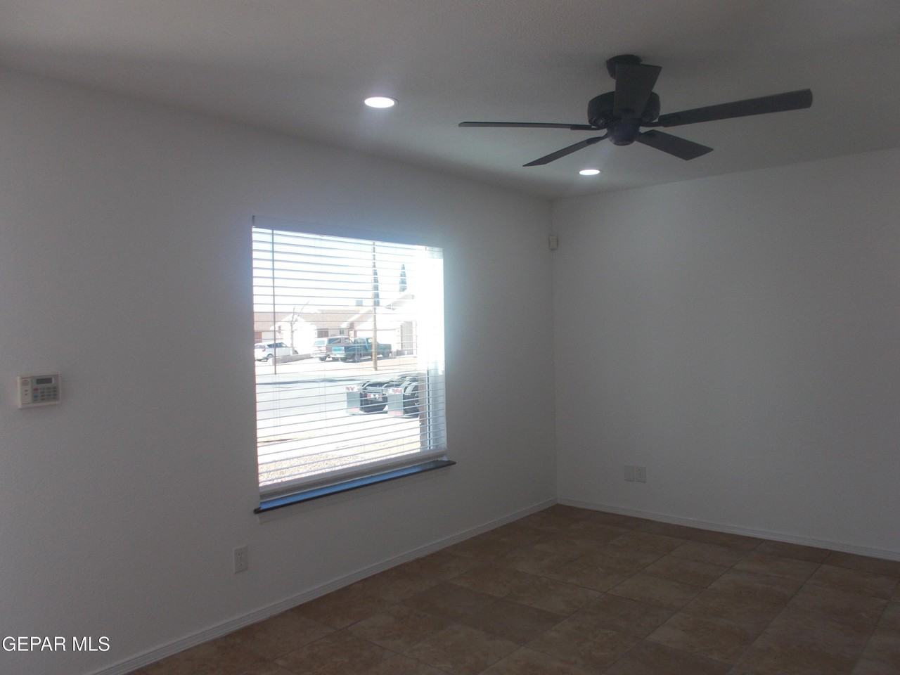 1860 Joan Francis Dr - Photo 2 of 33