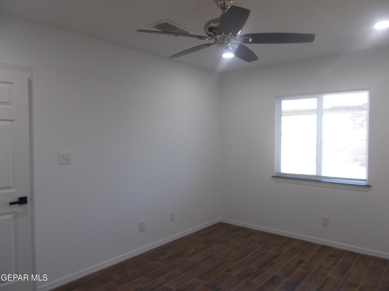 1860 Joan Francis Dr - Photo 5 of 33