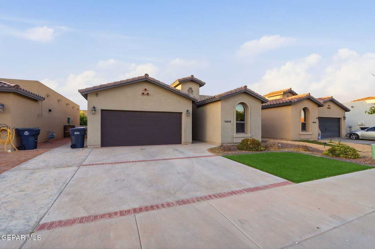 13539 Doncaster St - Photo 2 of 31