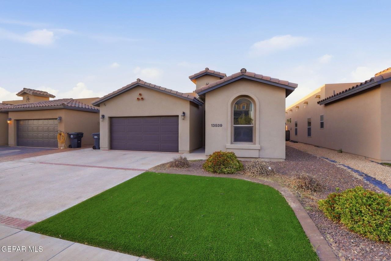 13539 Doncaster St - Photo 3 of 31