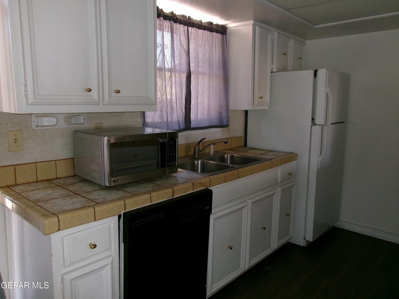 6700 Escondido Dr #F4 - Photo 7 of 16