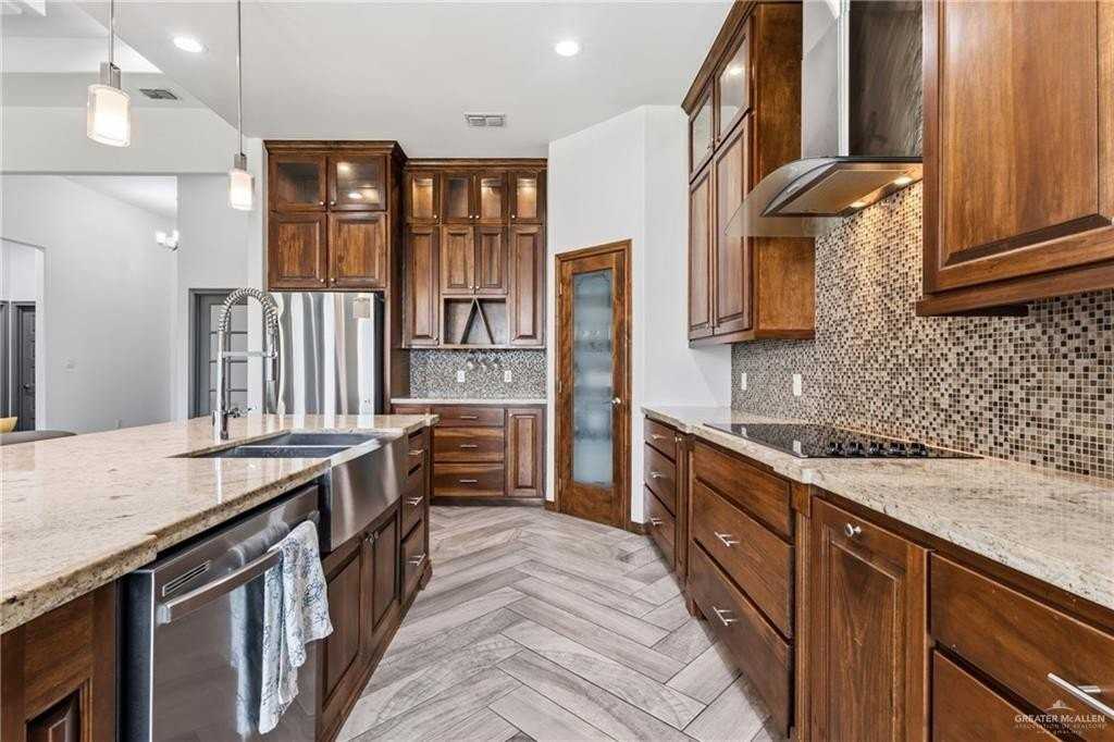 1612 Red River Ave - Photo 5 of 19