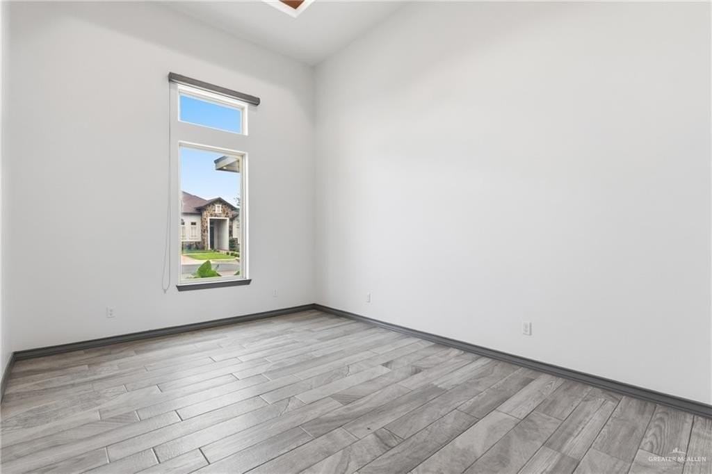 1612 Red River Ave - Photo 7 of 19