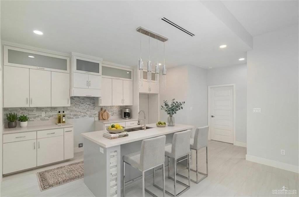 1119 E Evergreen Ave - Photo 4 of 16