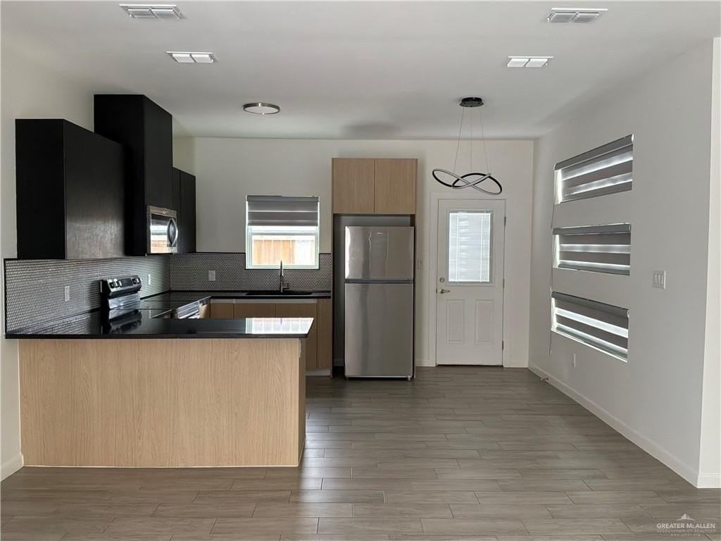 3904 Ventura Ave #3 - Photo 2 of 13