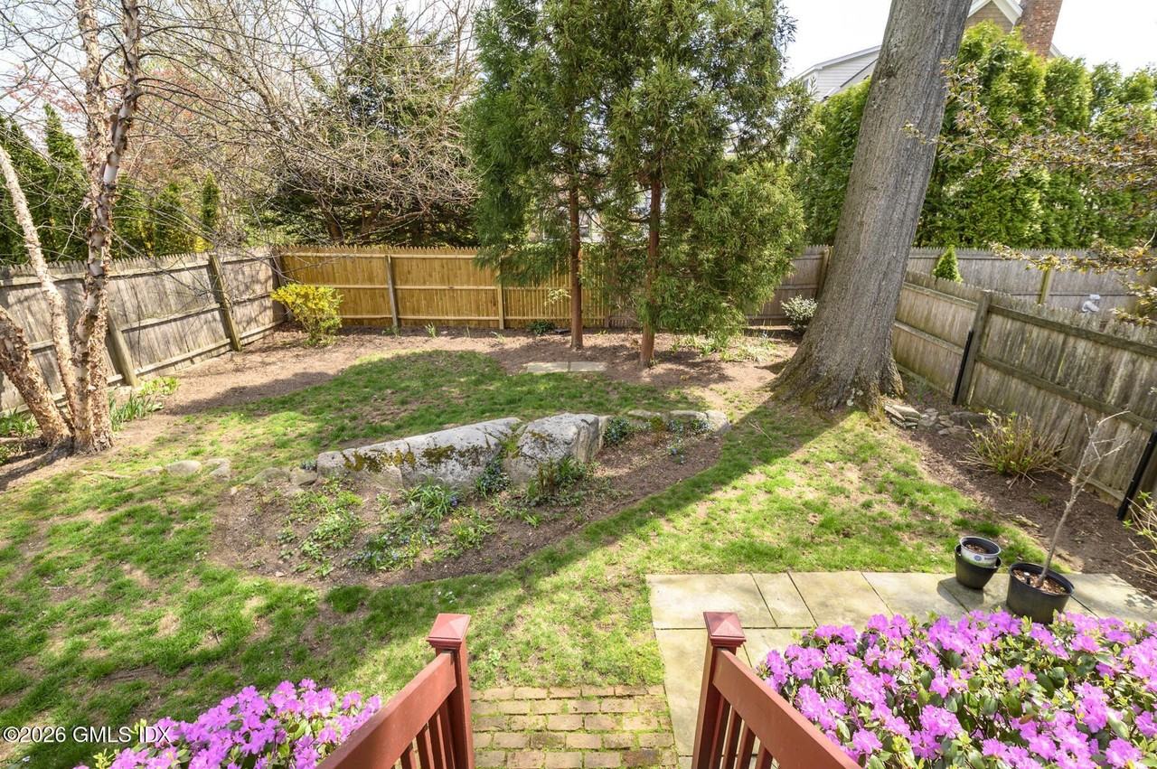 49 Indian Harbor Dr #7 - Photo 5 of 37