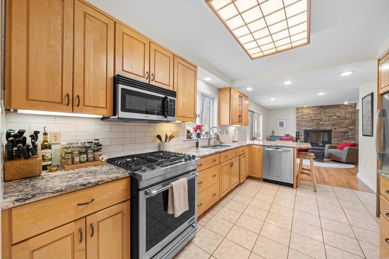 2854 Parkridge Dr - Photo 7 of 23