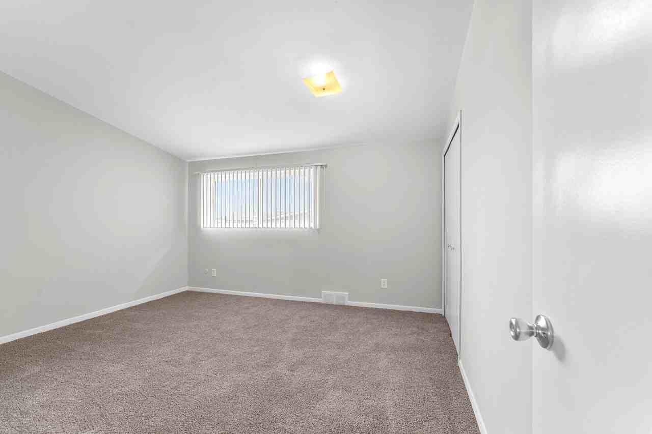 24575 Kelly Rd #24575-5UPG - Photo 7 of 13