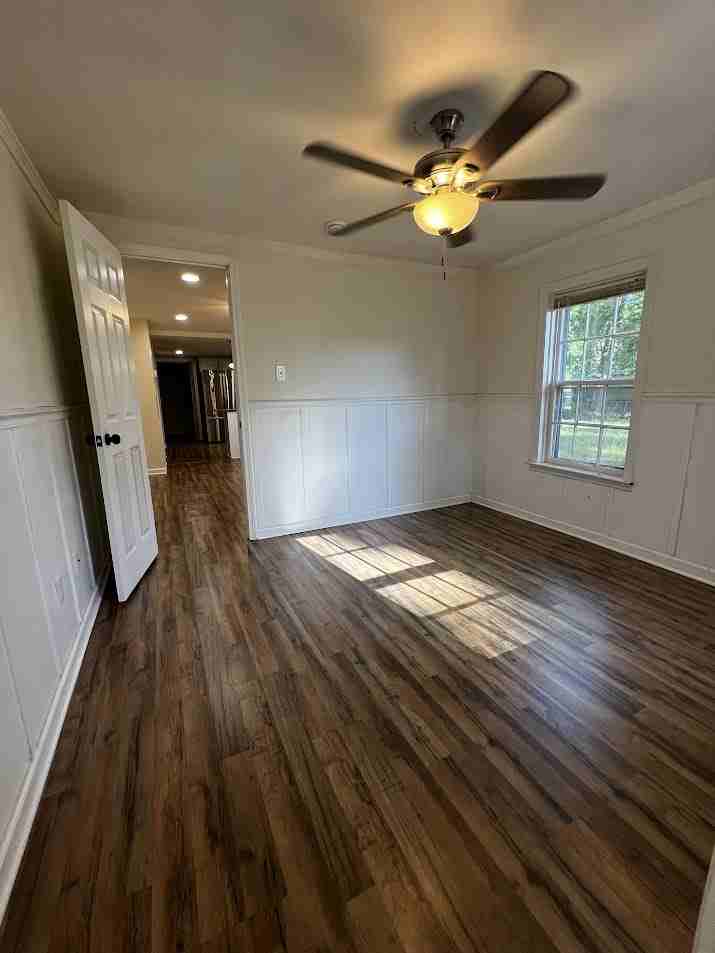 215 S Skinner Ave #1 - Photo 5 of 36