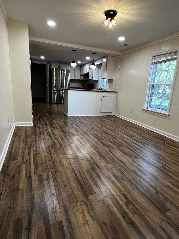 215 S Skinner Ave #1 - Photo 6 of 36