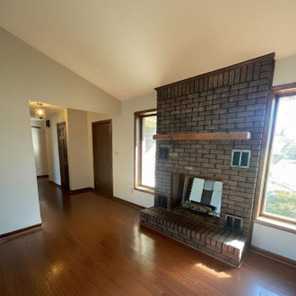122 N Fairway Rd - Photo 2 of 9