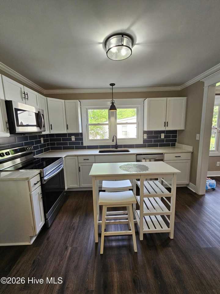 16 White Oak St - Photo 4 of 11