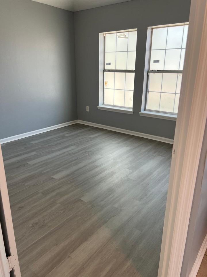 1926 W 13th St #1 - Photo 6 of 7