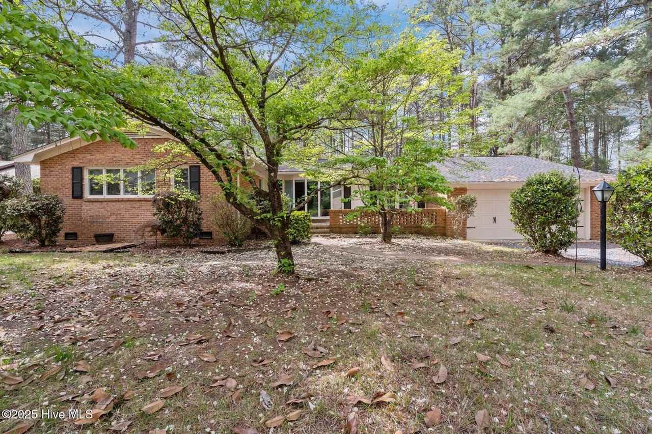 185 Pine Ridge Dr - Photo 2 of 47