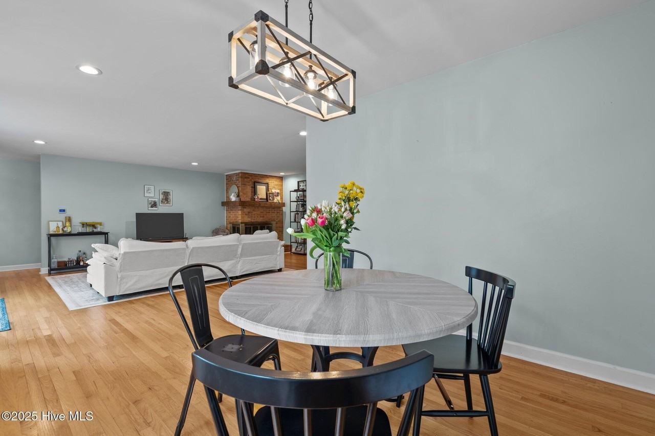 185 Pine Ridge Dr - Photo 7 of 47