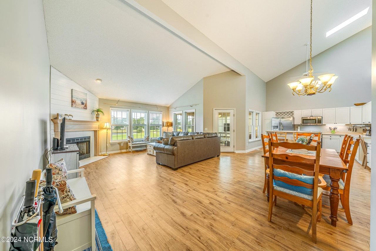 3145 Lakeside Commons Dr Se #1 - Photo 5 of 29