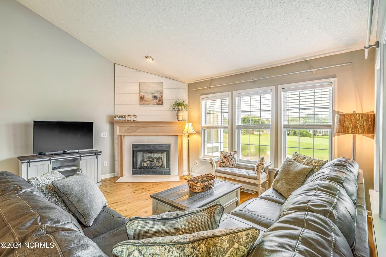 3145 Lakeside Commons Dr Se #1 - Photo 6 of 29