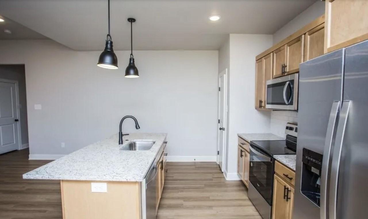 2538 137th St - Photo 2 of 16