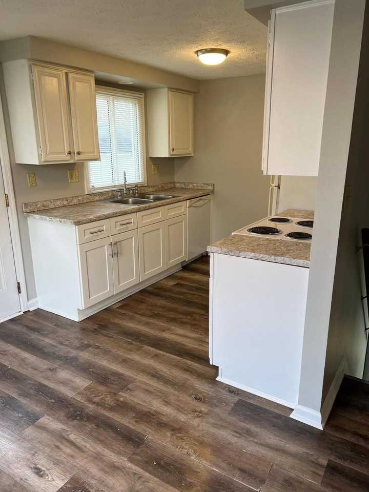 316 Sandwood Pl - Photo 4 of 12