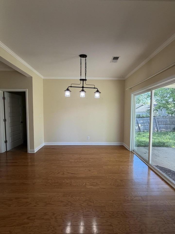 382 Preston Ave - Photo 7 of 18