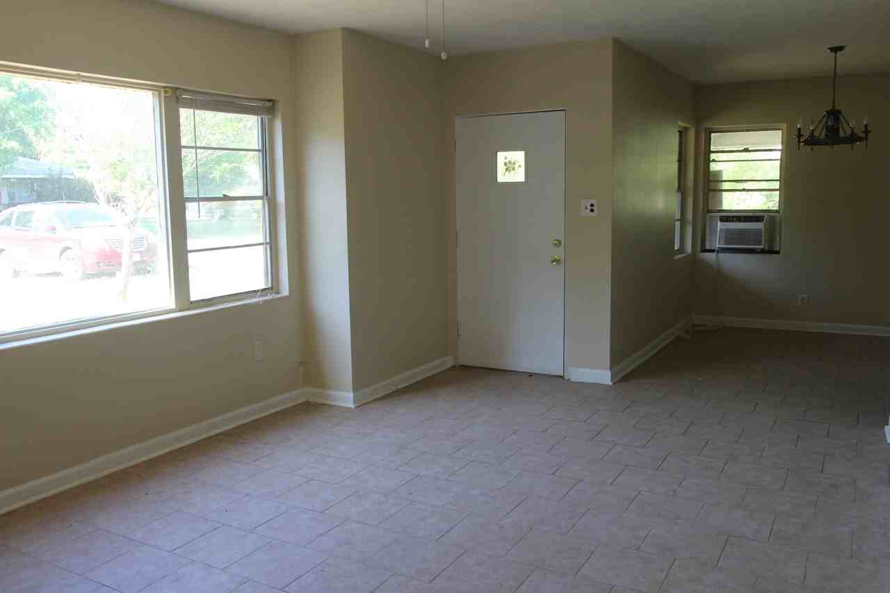 1506 Evelyn Ave #1 - Photo 4 of 6