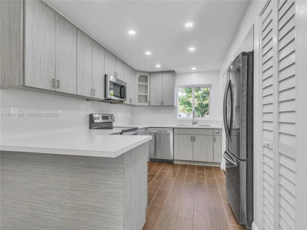 6505 Sw 113th Pl - Photo 3 of 8