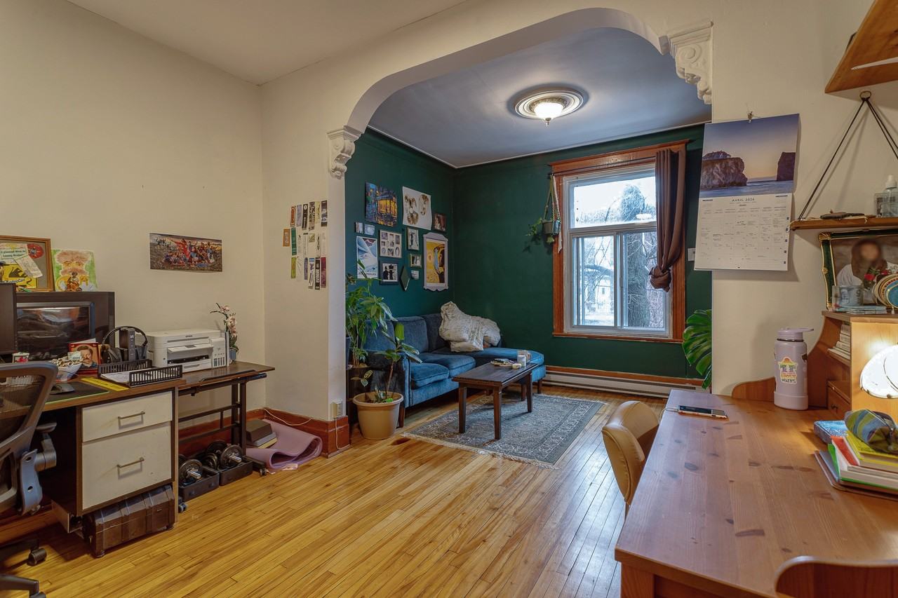 203 3e Avenue - Photo 3 of 21