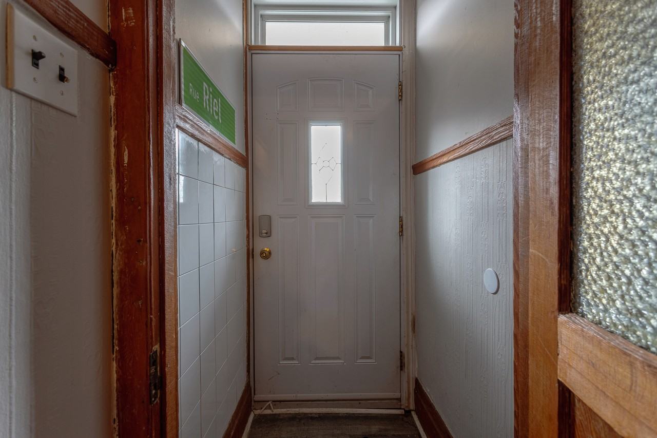 203 3e Avenue - Photo 4 of 21