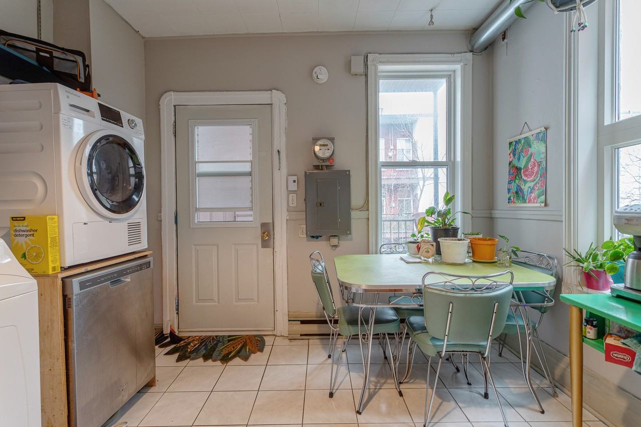 203 3e Avenue - Photo 6 of 21