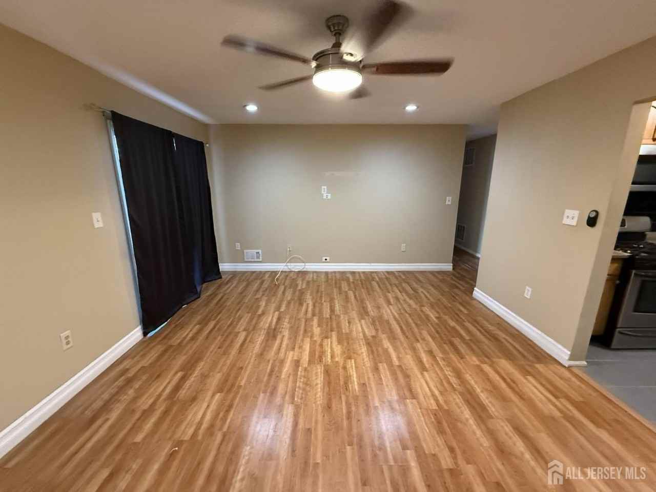61 Brighton Way - Photo 2 of 16