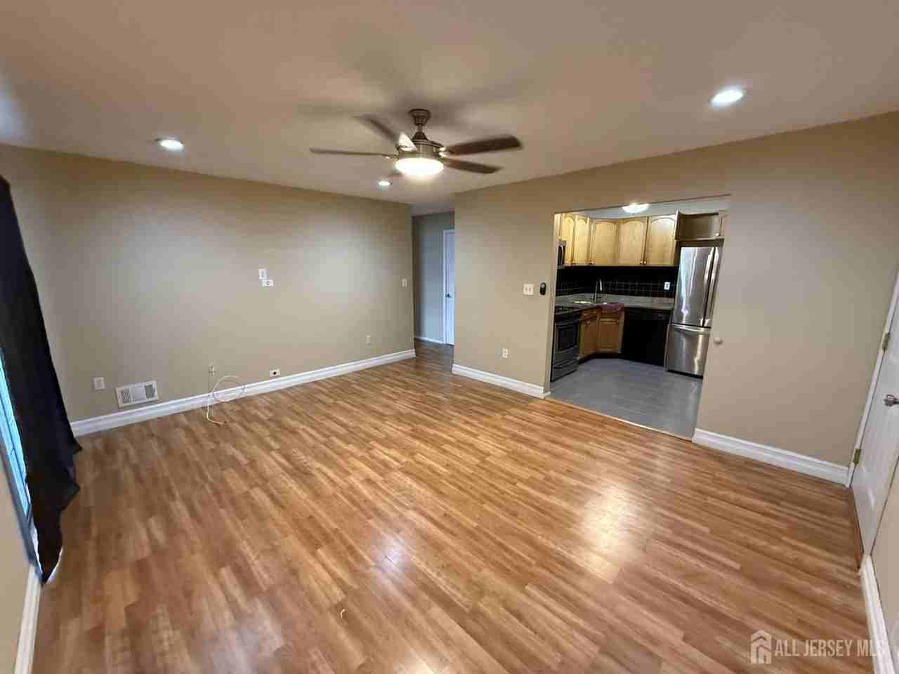 61 Brighton Way - Photo 4 of 16