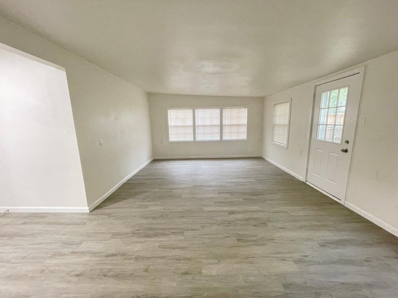 2514 Garden Dr #1 - Photo 2 of 18