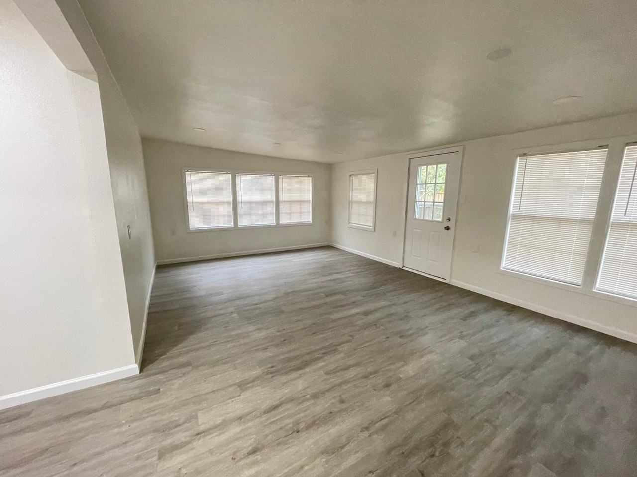 2514 Garden Dr #1 - Photo 4 of 18