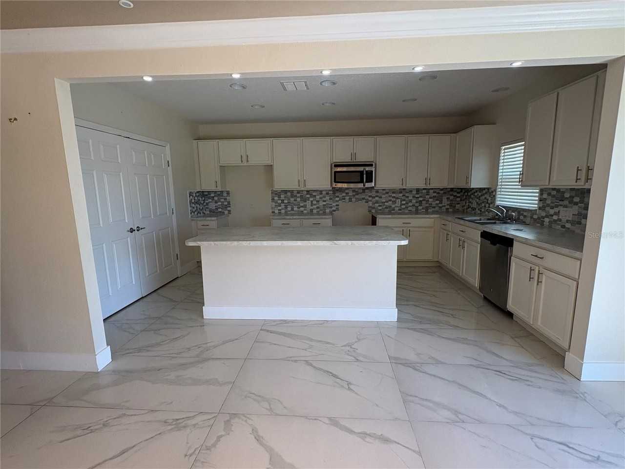 2237 Cypress Lake Pl - Photo 7 of 20