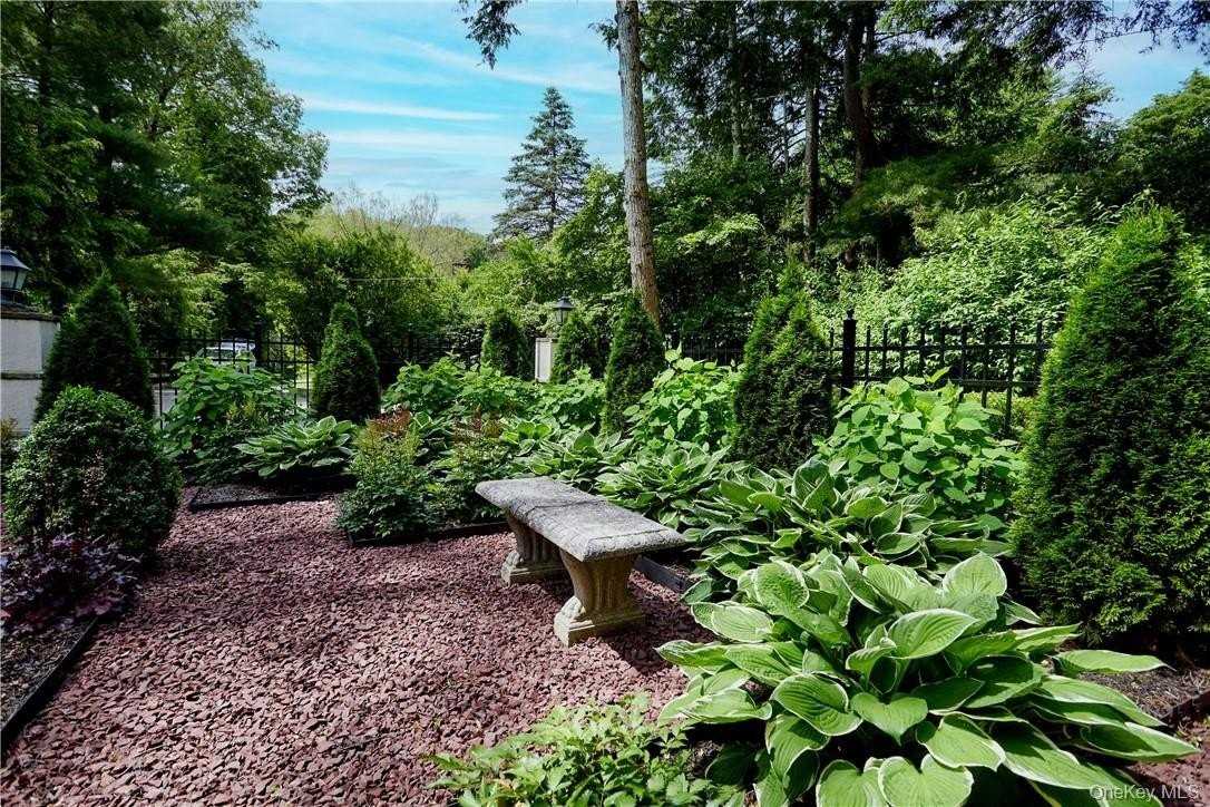 8 Old Park Rd - Photo 2 of 20