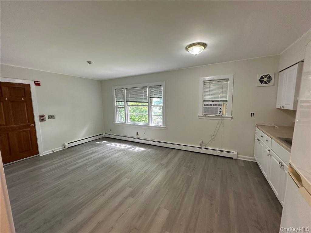 11 Chase Ave - Photo 3 of 10