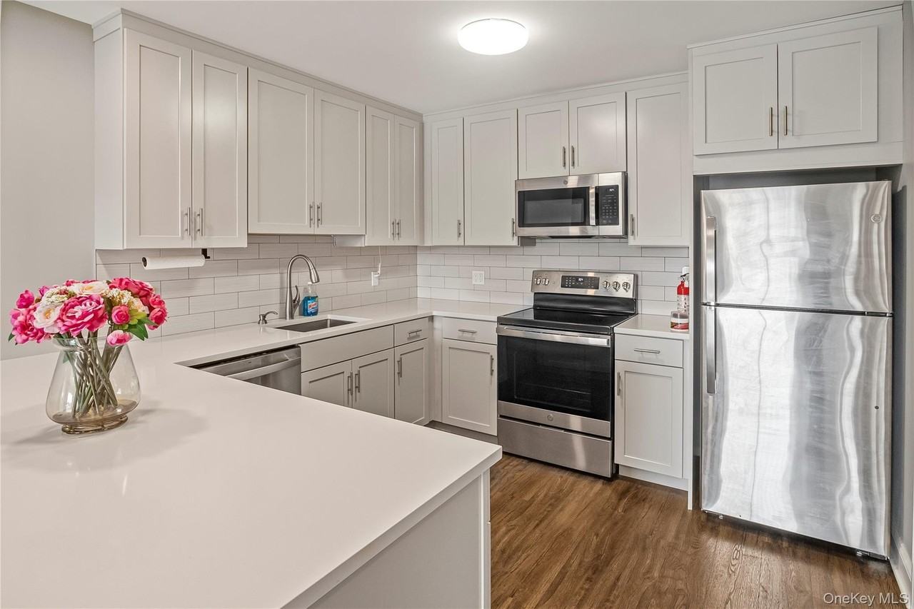 17 N William St #203 - Photo 2 of 4