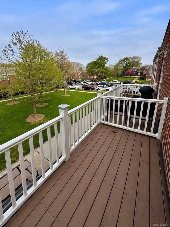 25517 74th Ave #Z - Photo 2 of 2