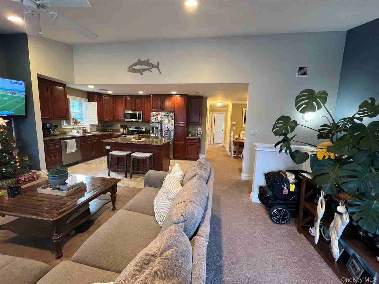 12 Della Dr - Photo 2 of 11