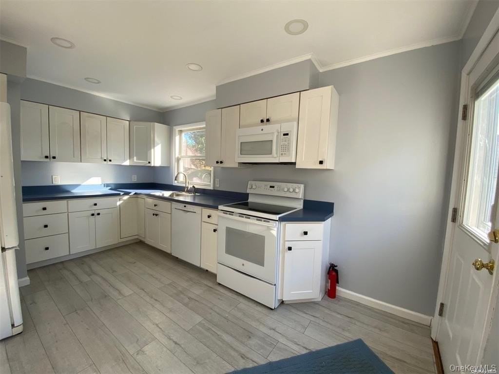 52 Grand Pl #A - Photo 3 of 15