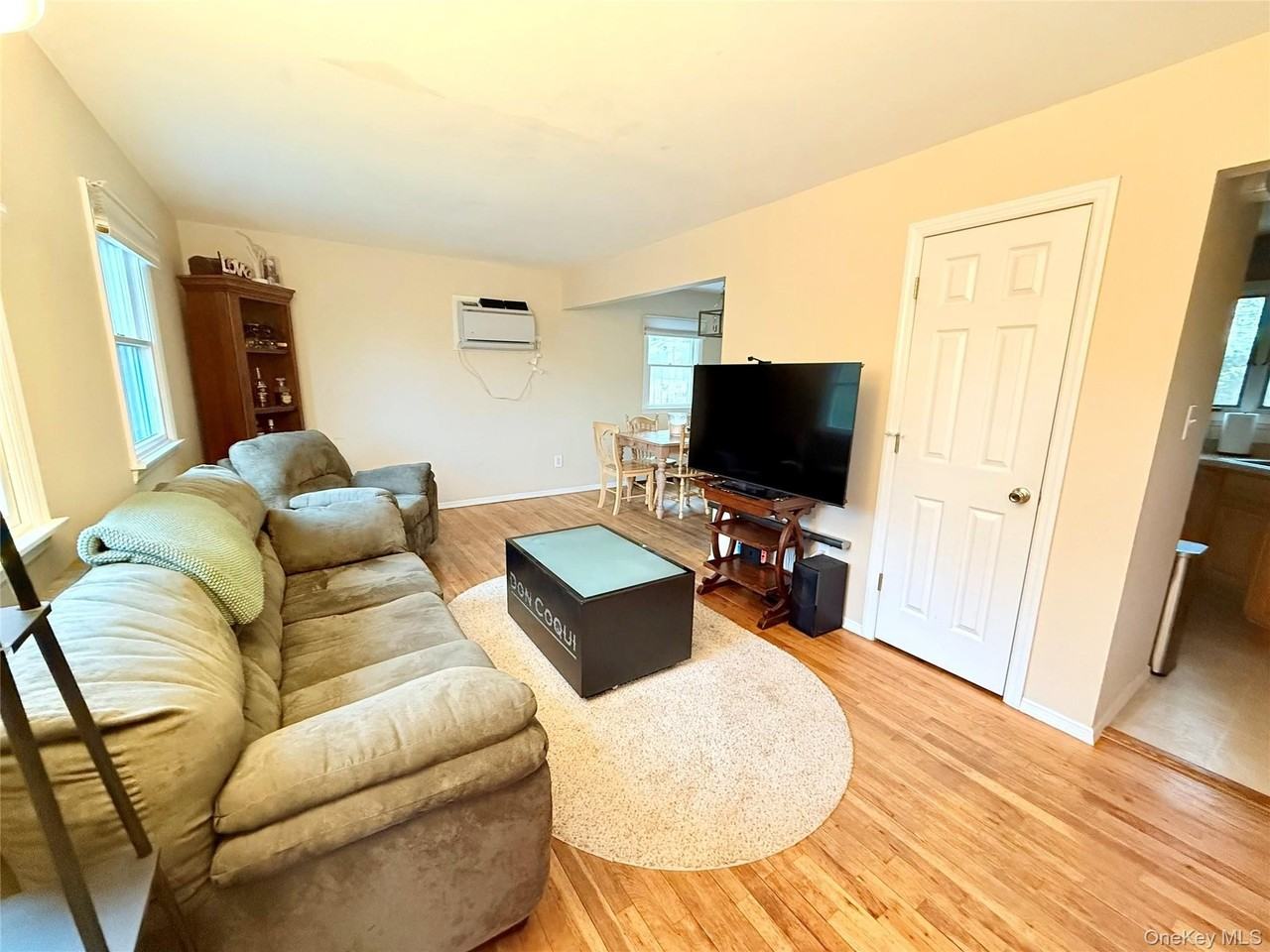 22 Van Wicklen Ct #B - Photo 2 of 15