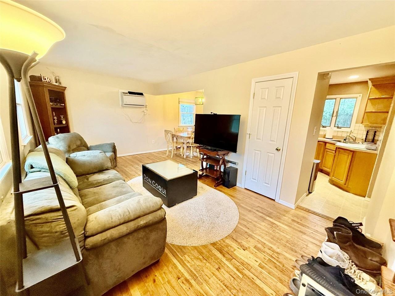 22 Van Wicklen Ct #B - Photo 3 of 15