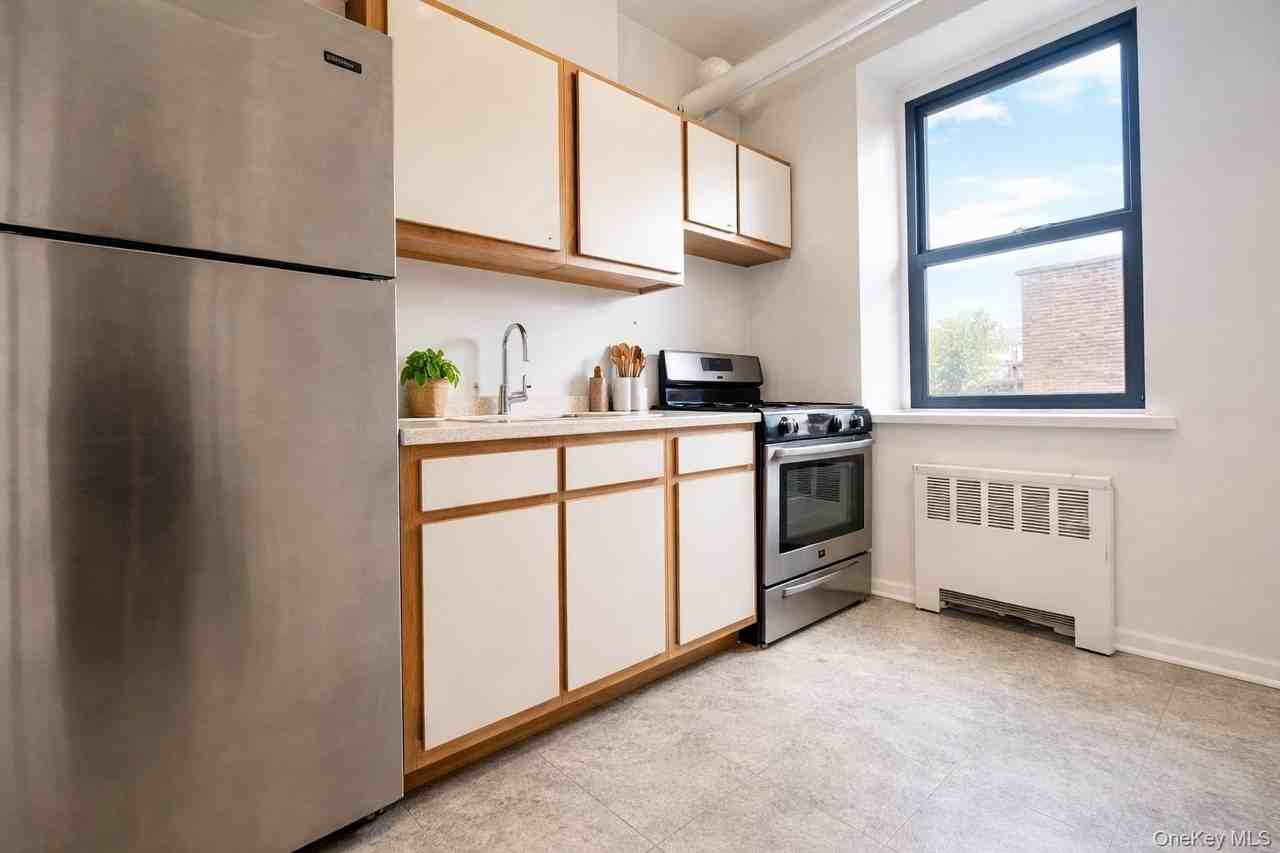 10 Franklin Ave #2MEF - Photo 3 of 6