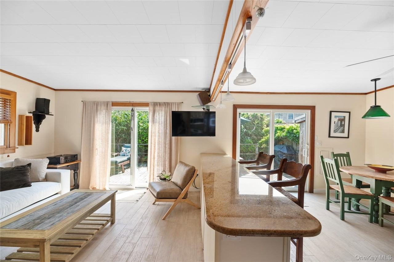 453 Dehnhoff Walk - Photo 2 of 11