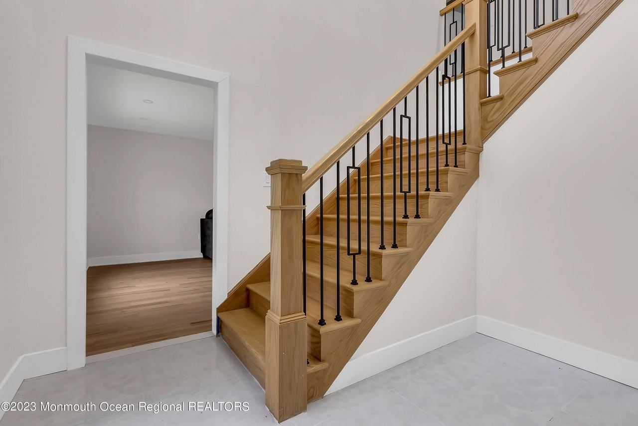 265 Whale Pond Rd - Photo 4 of 34