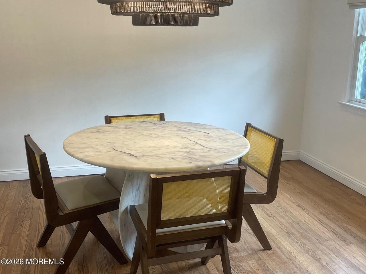 81 Hollywood Ave - Photo 4 of 13