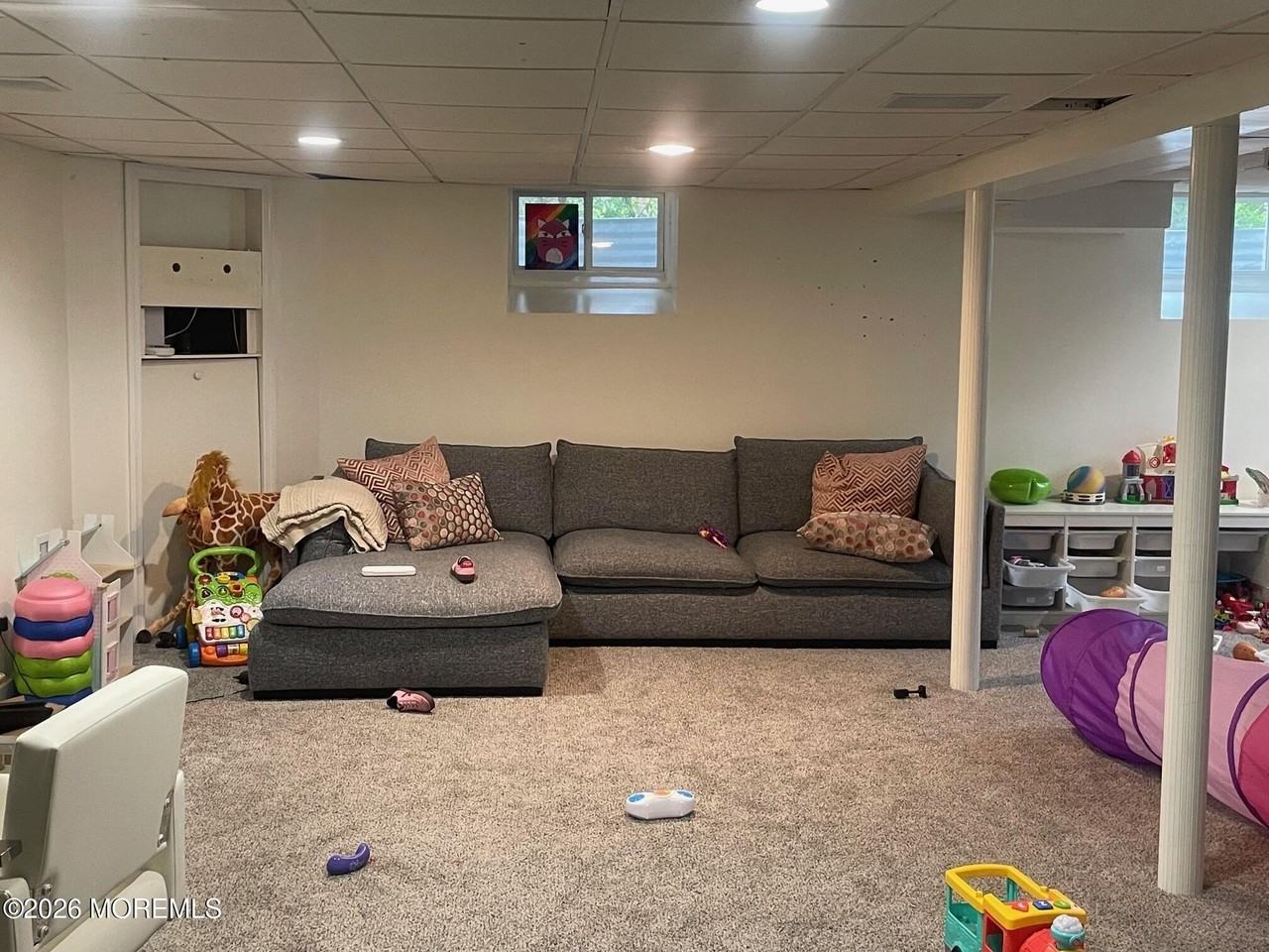 81 Hollywood Ave - Photo 6 of 13